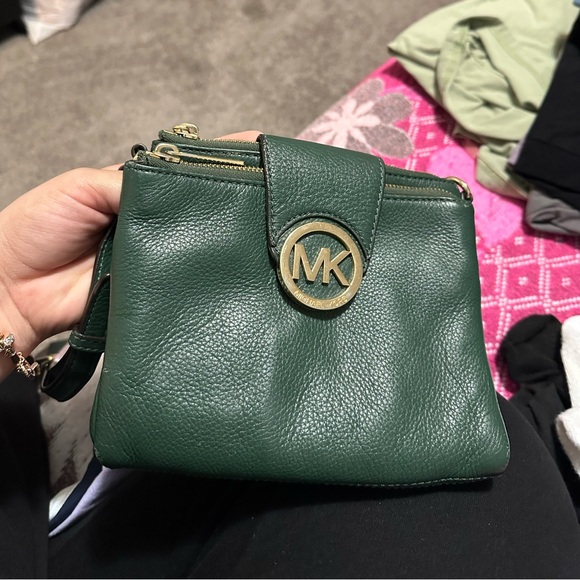 Michael kors crossbody - Picture 2 of 3